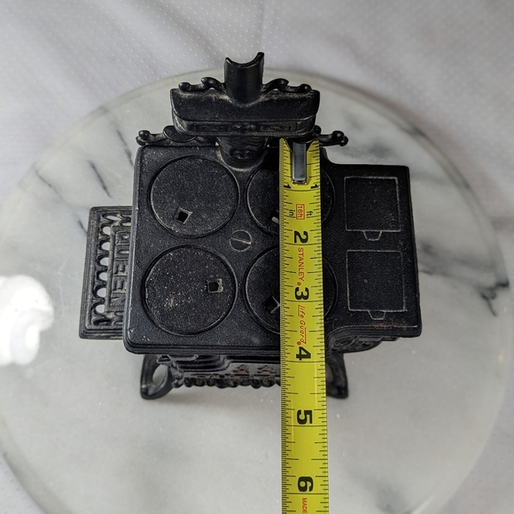 Vintage Miniature Cast Iron Cook Stove From Queen - Picture 9 of 9